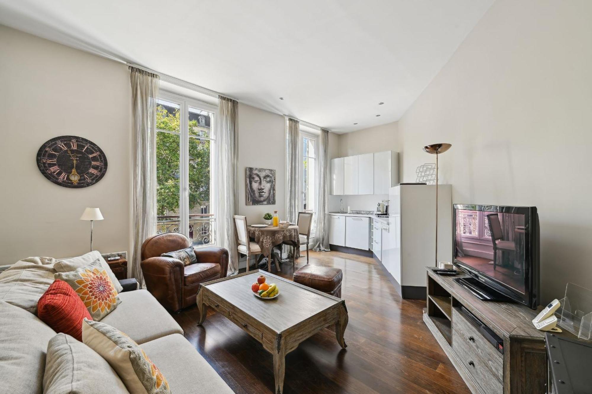 Bnbnova - Champs-elysees & Arc De Triomphe Apartment *